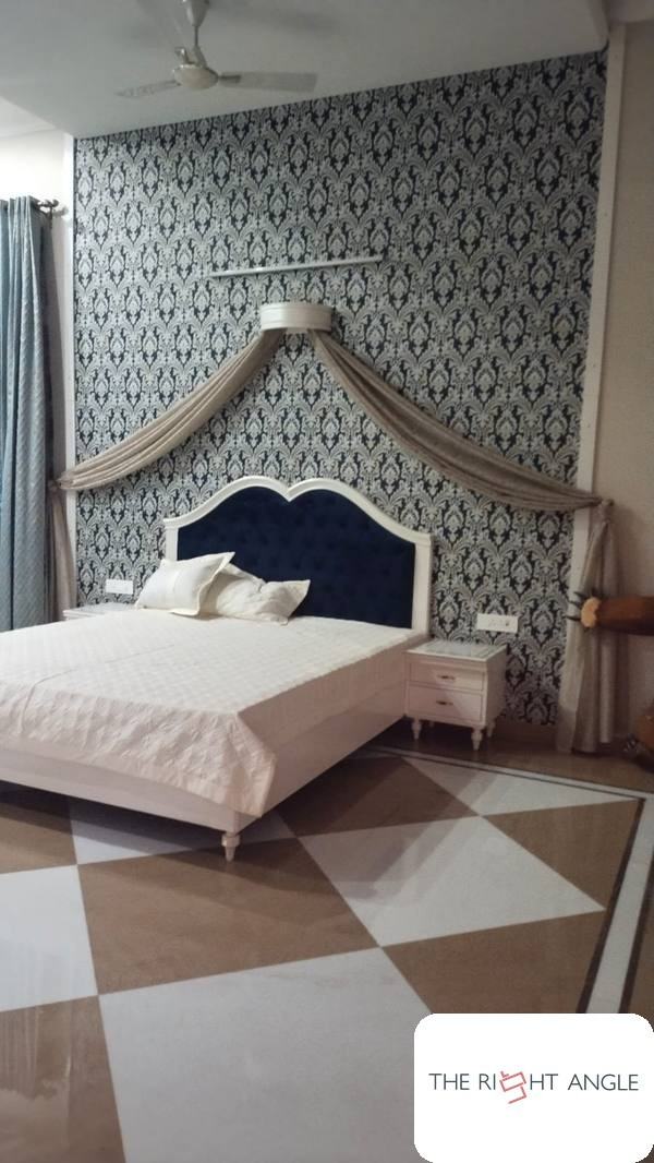 Canopy Bedroom Suite